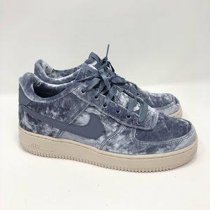 Nike Air Force 1 LV8 Velvet